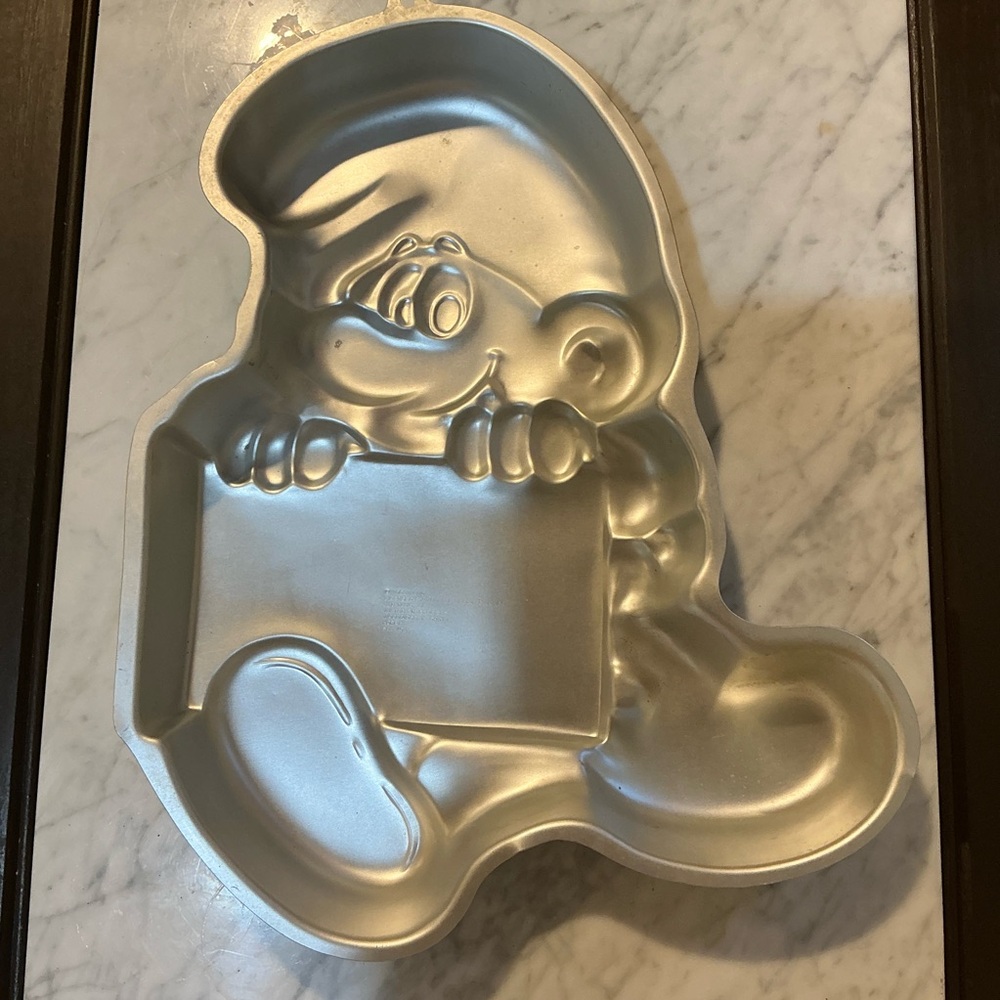 🍓 Vintage Wilton 1983 Smurf Cake Pan Mold - Picture 3 of 3